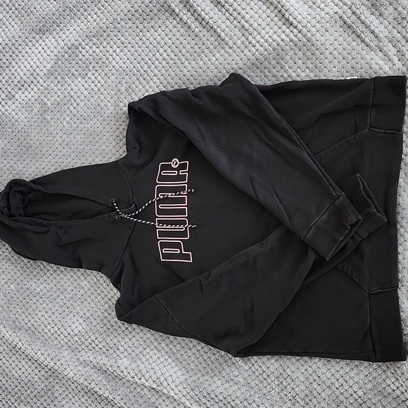 Puma Black Pullover Hoodie - Picture 1 of 1